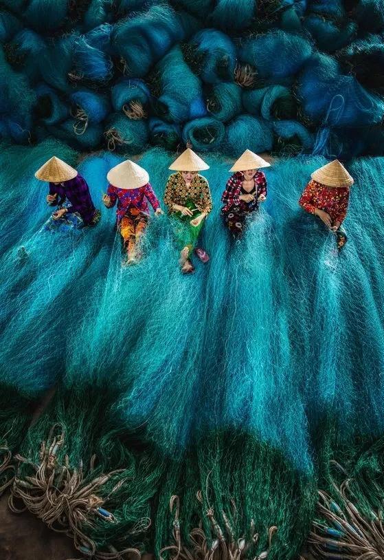 家里的羽绒服脏了应该要如何清洗呢？游戏画面
